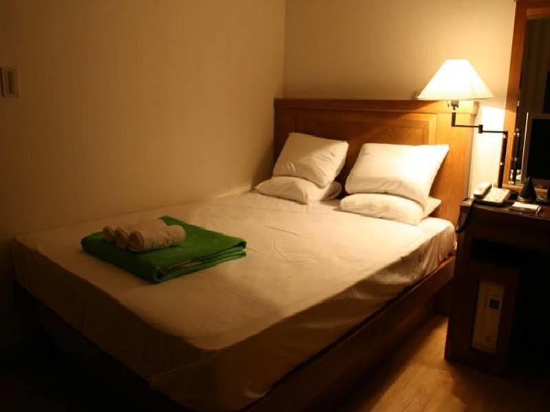 New Donghae Tourist Hotel Eksteriør bilde