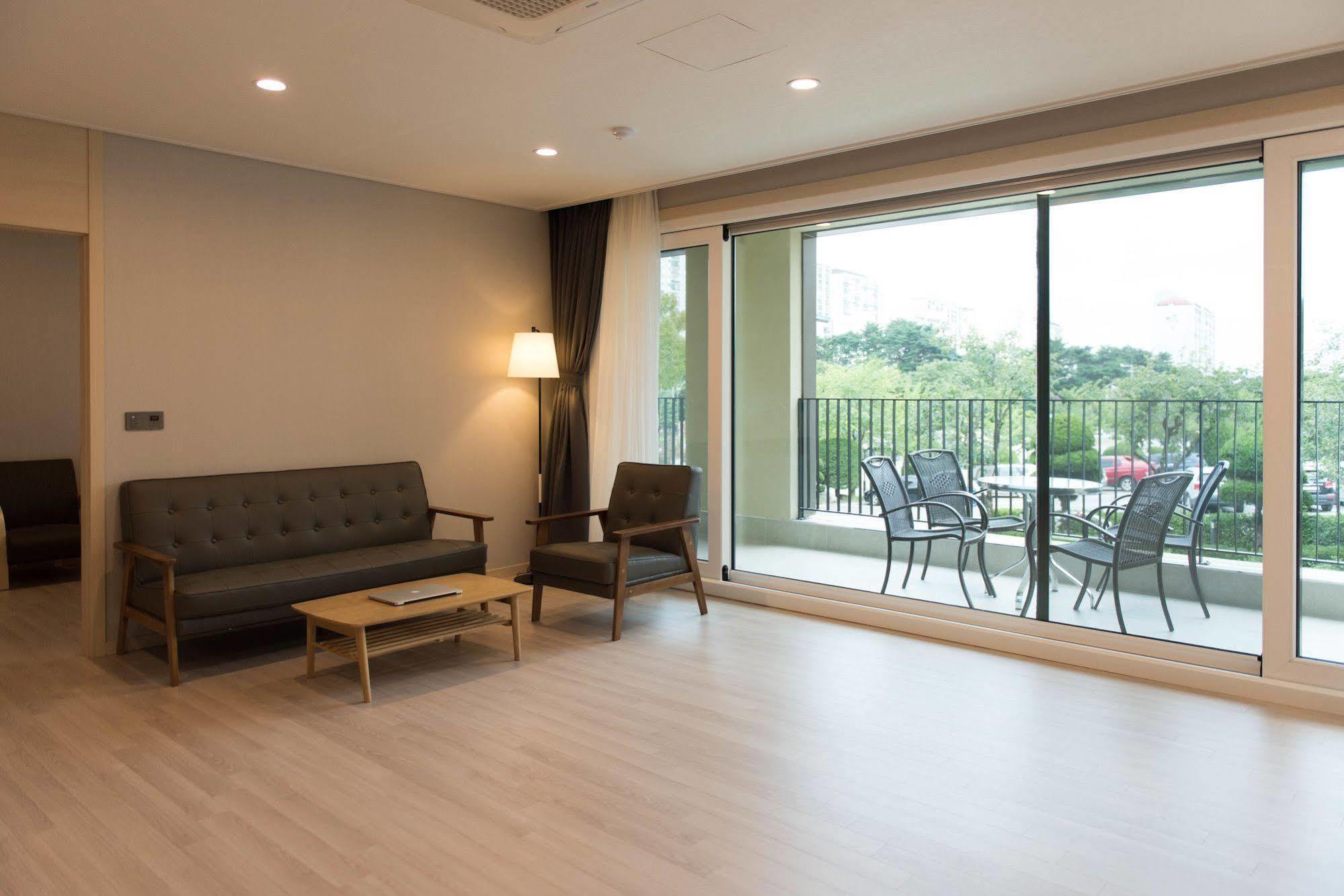 New Donghae Tourist Hotel Eksteriør bilde