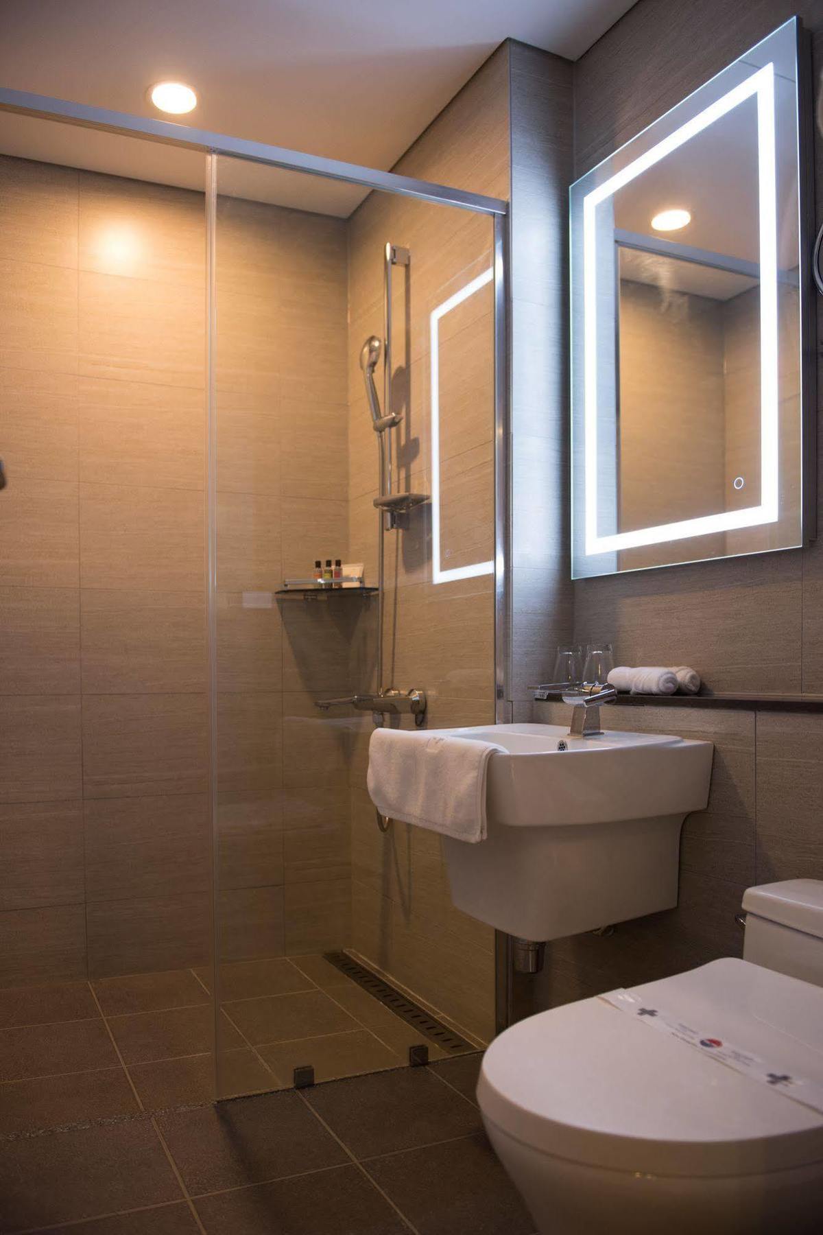 New Donghae Tourist Hotel Eksteriør bilde