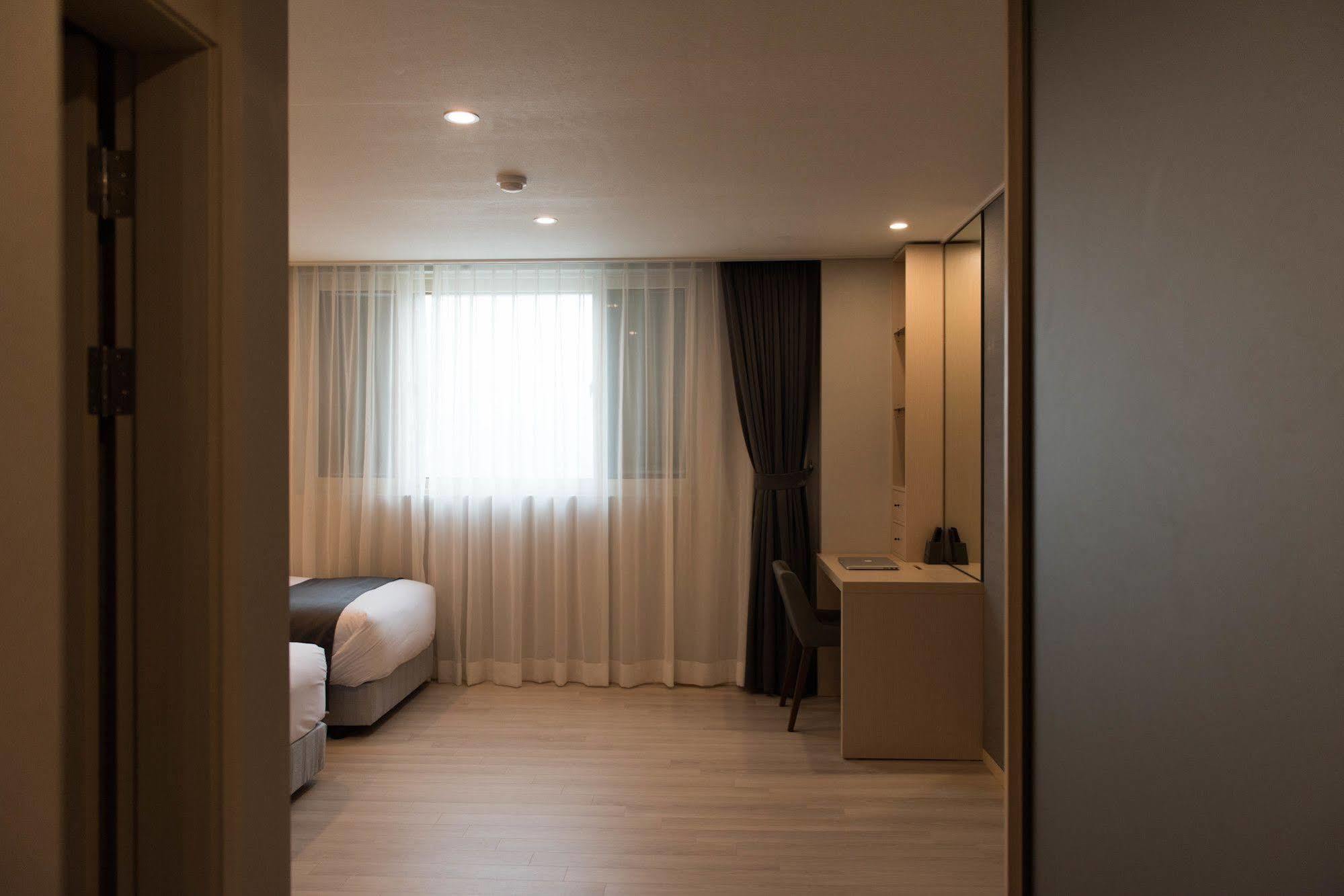 New Donghae Tourist Hotel Eksteriør bilde
