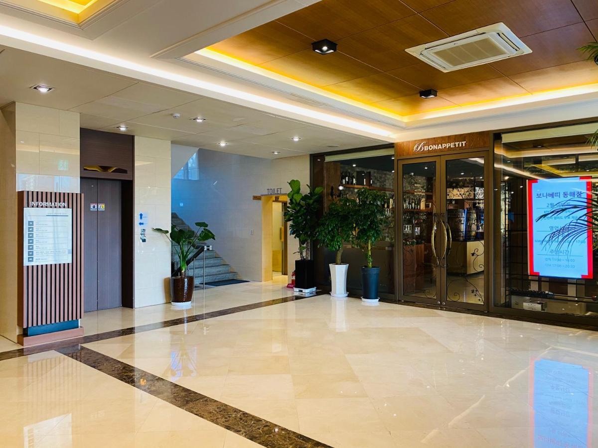 New Donghae Tourist Hotel Eksteriør bilde